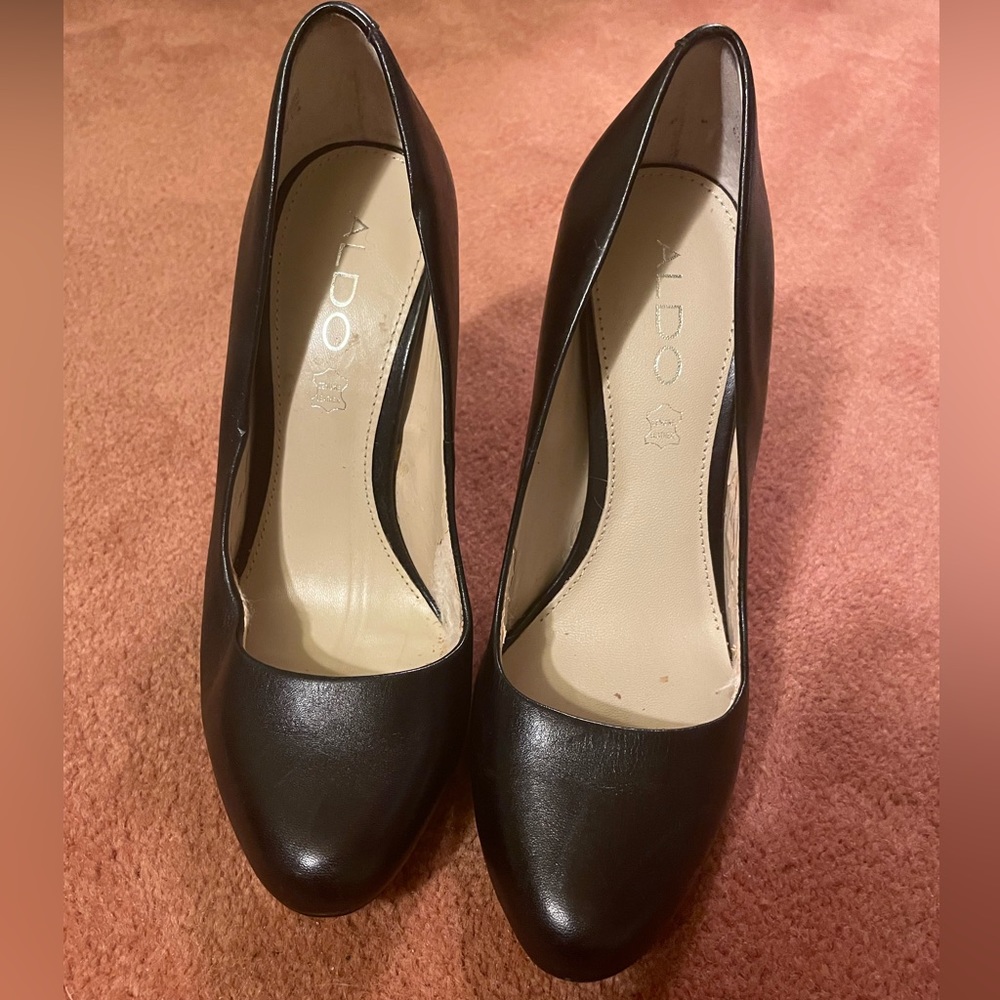 Aldo genuine leather pumps